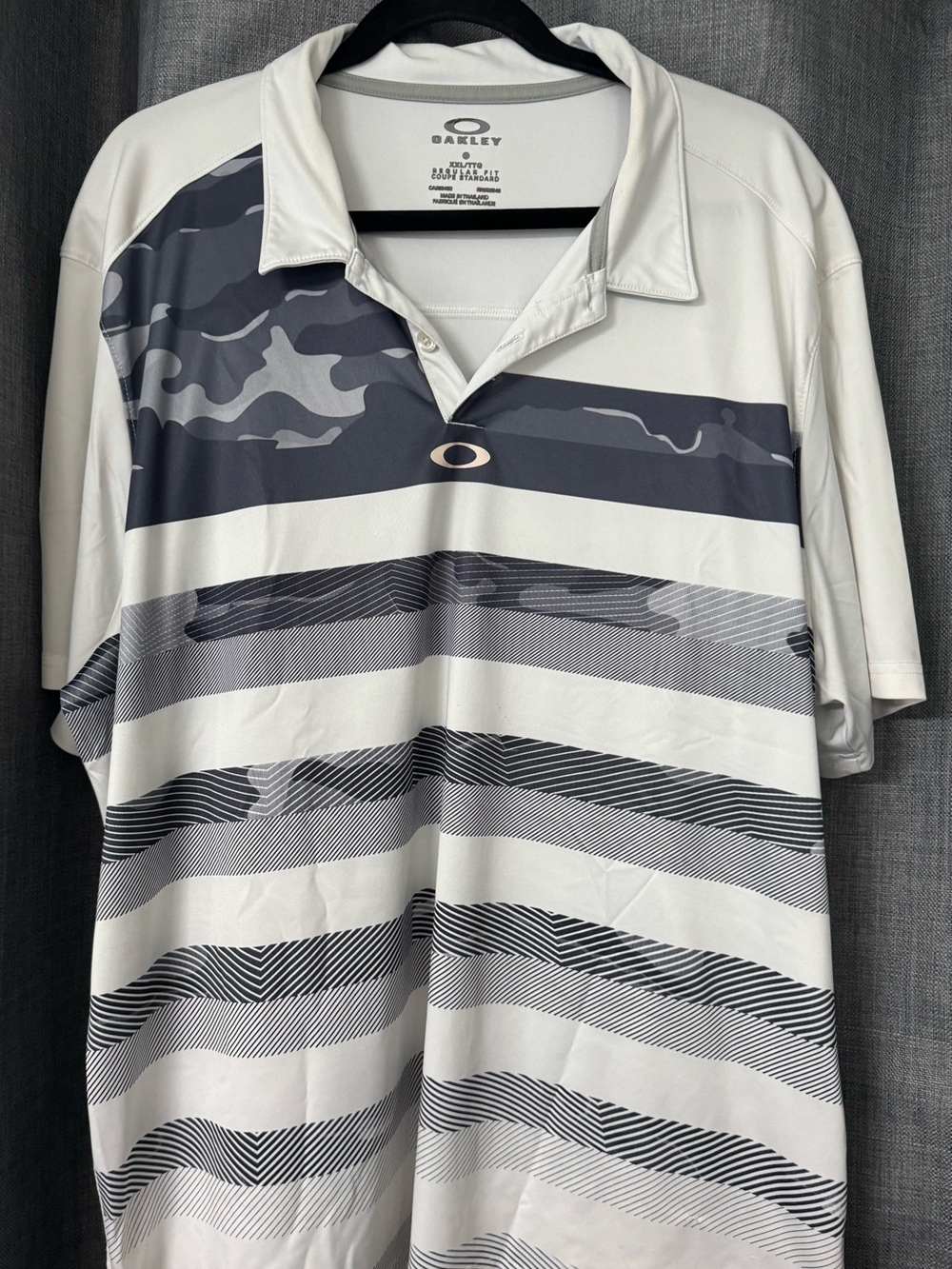 Oakley Men’s White and Gray Striped Camo-Accent Polo
